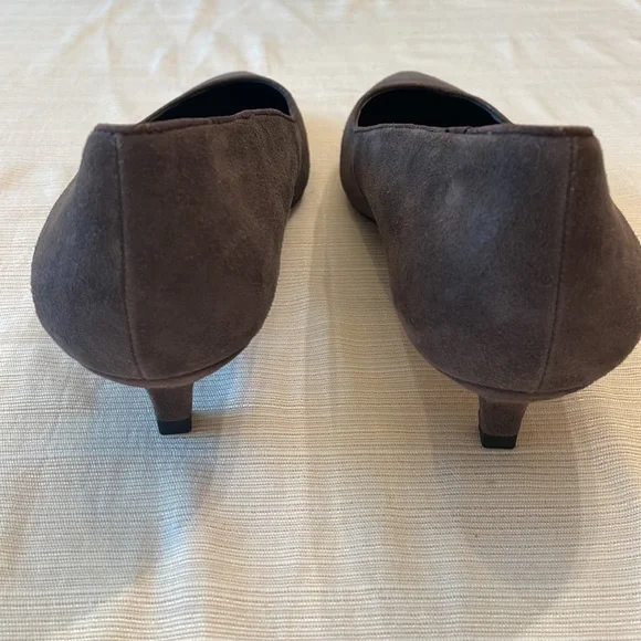 DONALD PLINER Suade Grey Pumps Size 9M - Picture 3 of 9